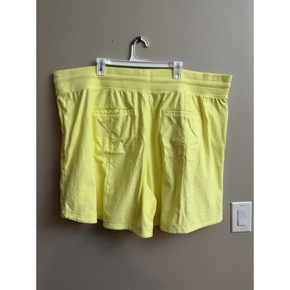 Athleta Farallon Midi Short Size 3X Yellow 7" Inseam Casual Comfort Plus Size - Picture 2 of 3